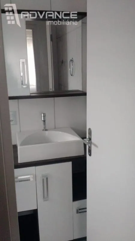 Apartamento semi mobiliado no Centro de Rodeio. — foto 6