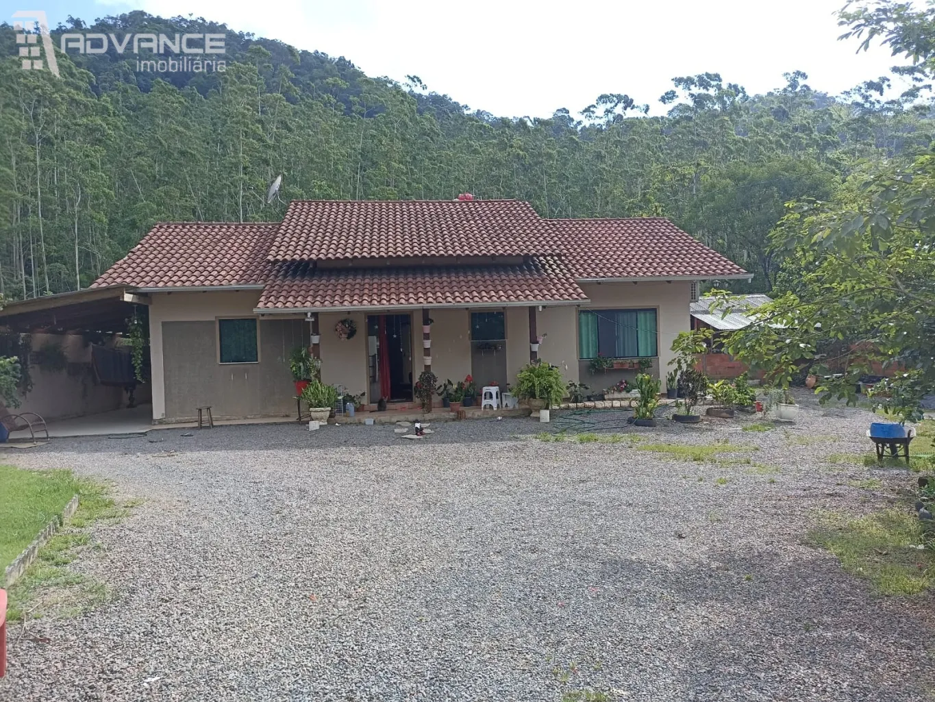 Ótima Casa de Alvenaria com Mini Chácara - foto 1