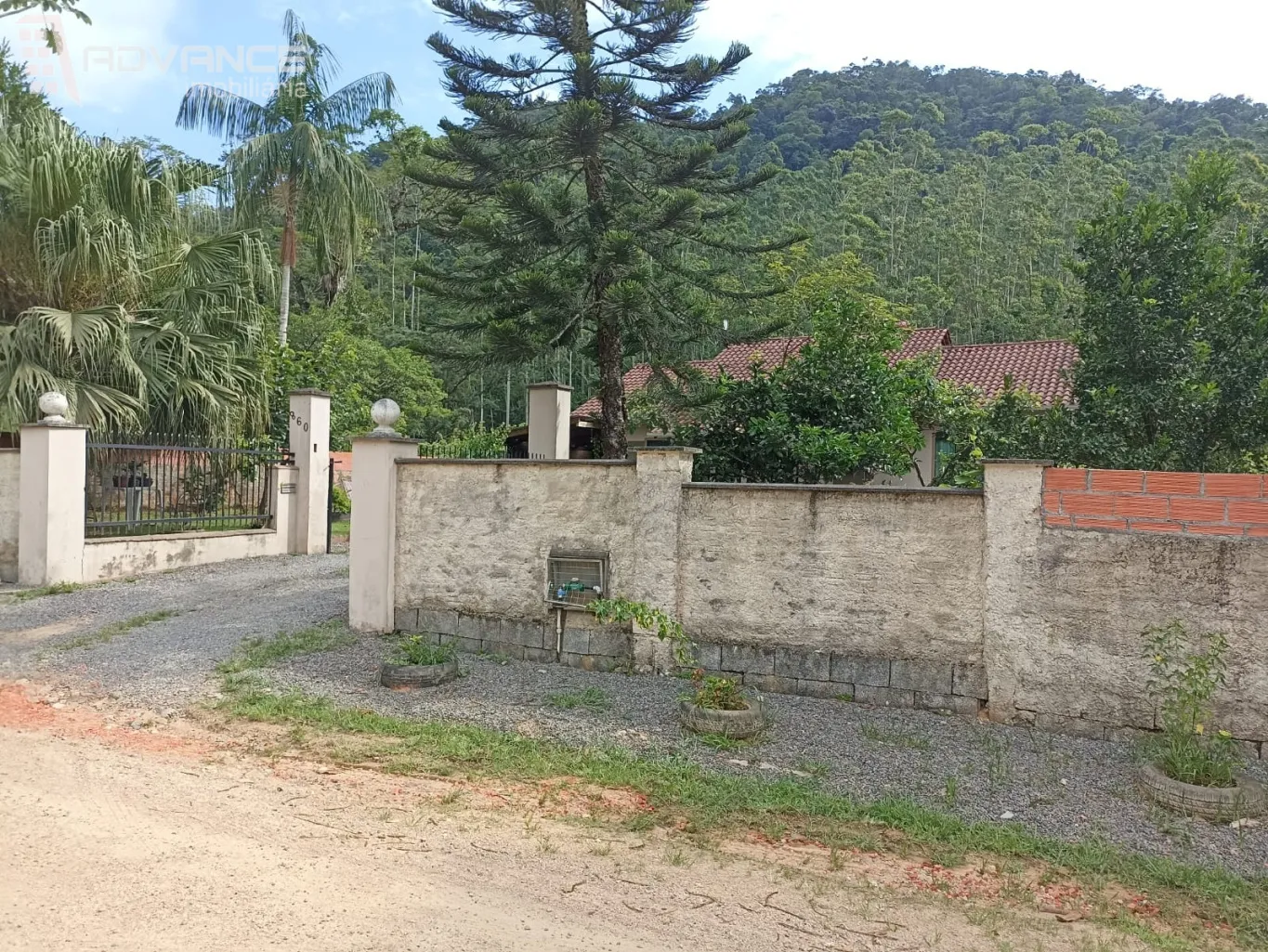 Ótima Casa de Alvenaria com Mini Chácara — foto 2