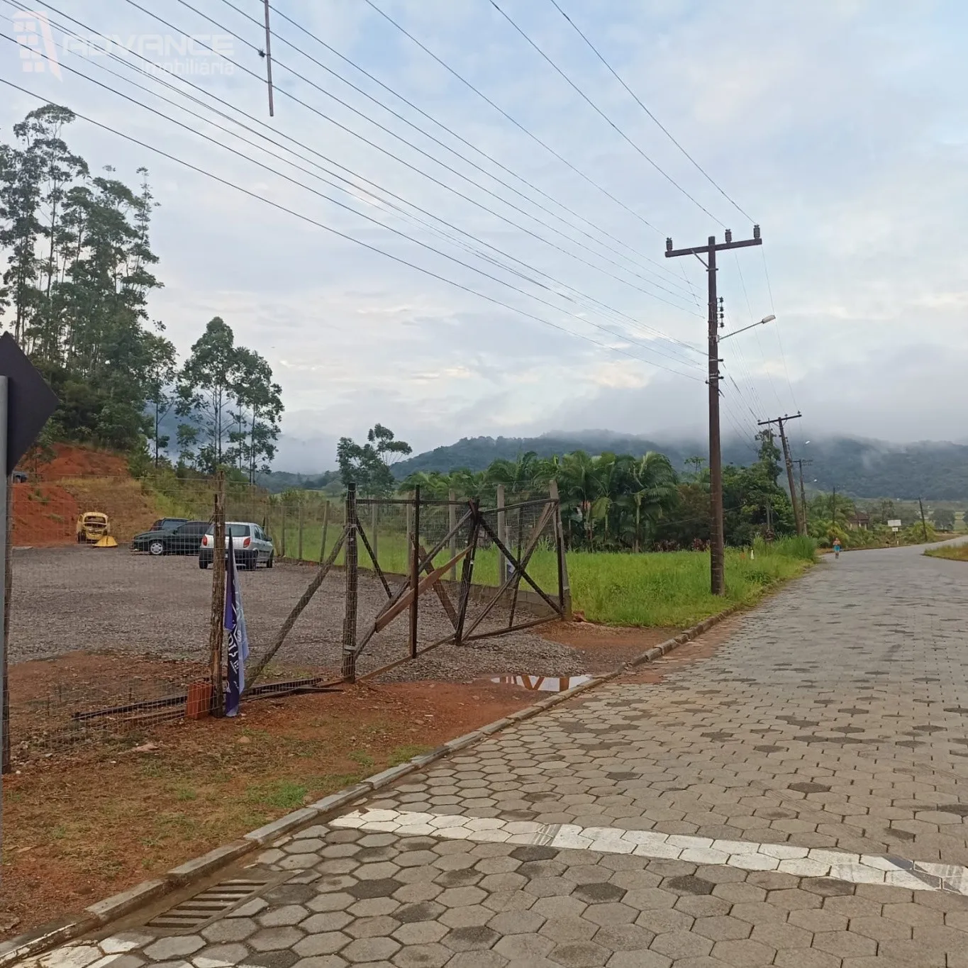 Terreno com um galpão de estrutura metalica — foto 4