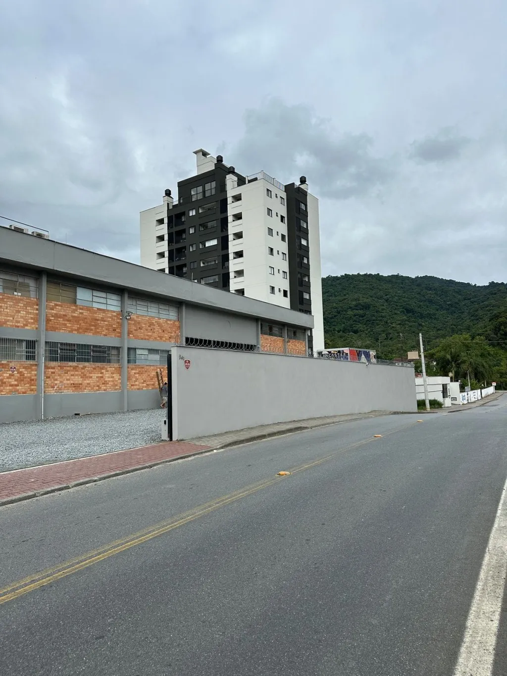 *Galpão Comercial/Industrial com Renda - Excelente Oportunidade para Investidores* — foto 2