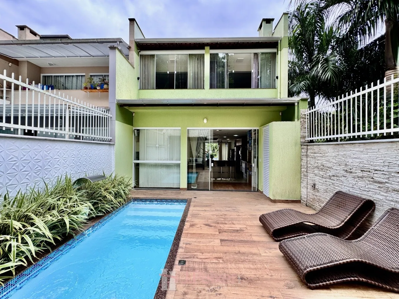 Casa Alto Padrão com 218,54 m privativa, equipada, área de festas com churrasqueira e piscina, no bairro da Velha em Blumenau-SC — foto 4