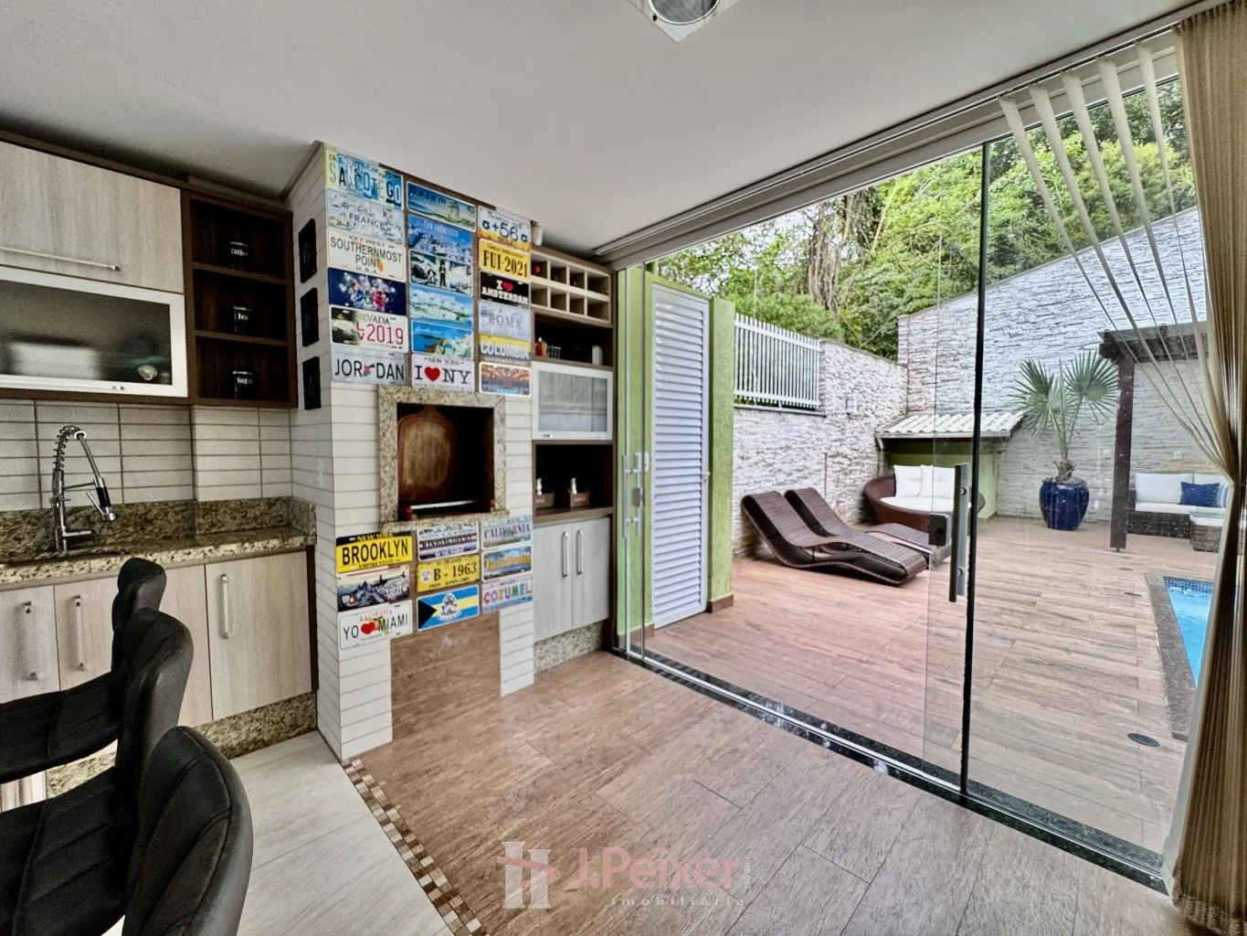 Casa Alto Padrão com 218,54 m privativa, equipada, área de festas com churrasqueira e piscina, no bairro da Velha em Blumenau-SC — foto 7