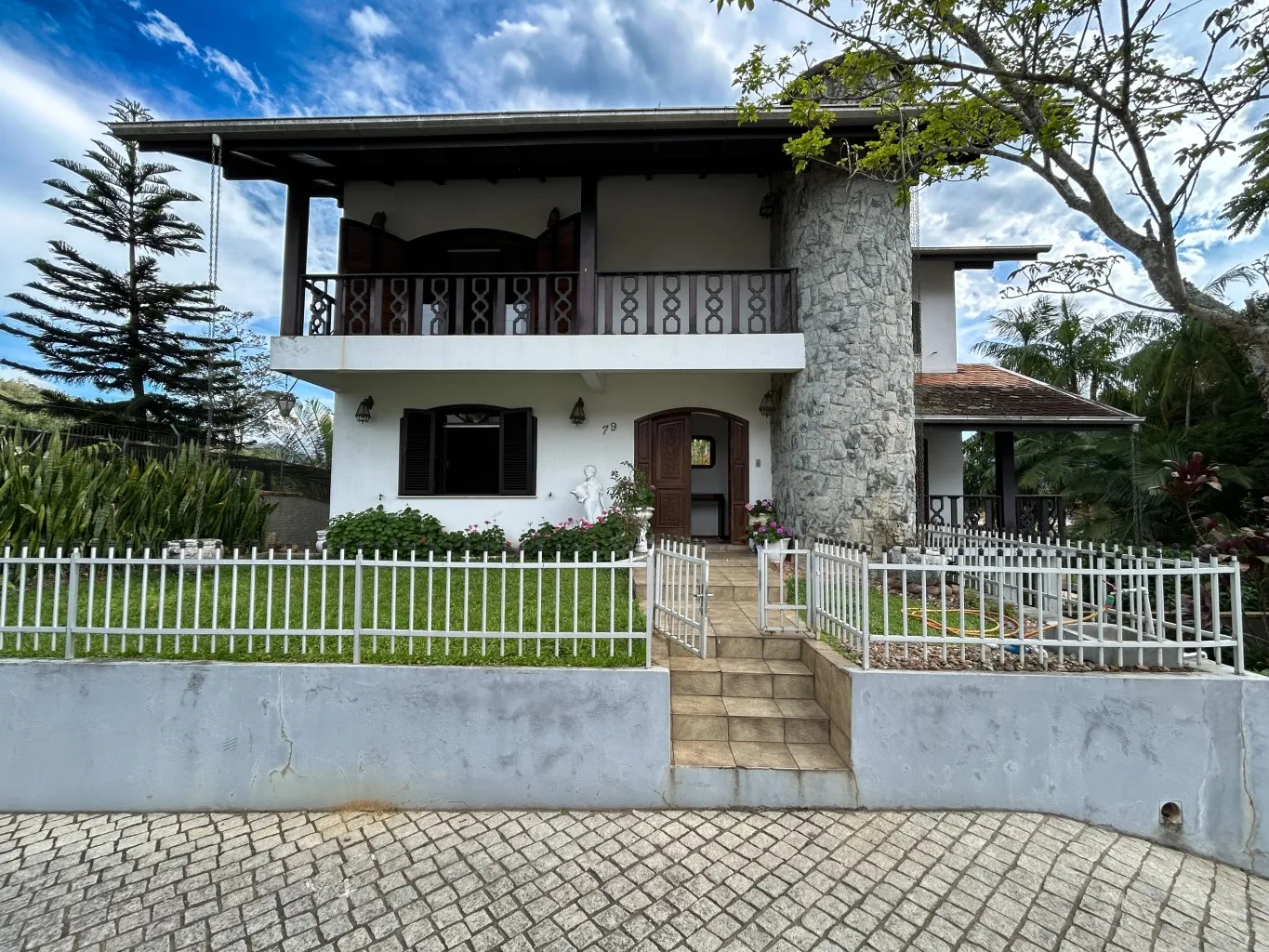Casa com 6 Dormitórios e Amplo Terreno Proximo ao Zoo de Pomerode - foto 1