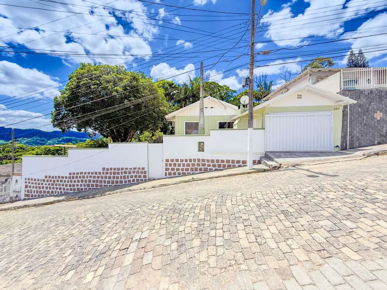Casa para Venda em Blumenau, Garcia, 3 dormitórios, 1 suíte, 2 banheiros, 2 vagas - foto 1