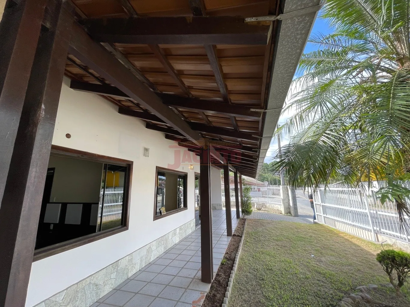 Casa com 3 dormitórios sendo 1 suíte no bairro Fortaleza. — foto 4