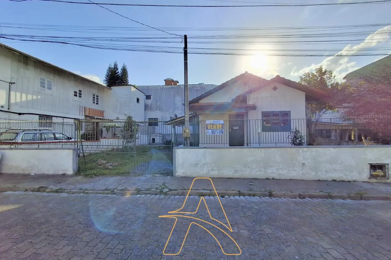 Casa Mista com 2 Dormitórios á Venda no Bairro Água Verde — foto 2