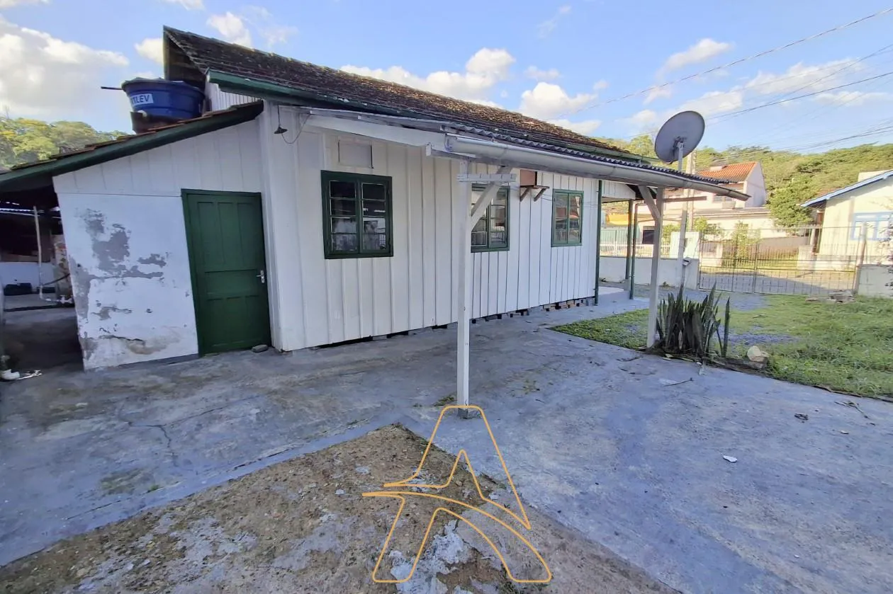 Casa Mista com 2 Dormitórios á Venda no Bairro Água Verde — foto 7
