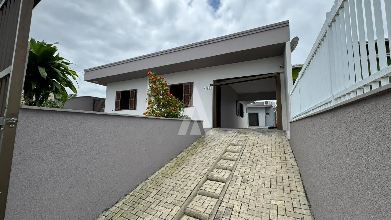 Casa com 3 quartos à venda no bairro Centro em Barra Velha-SC por R$1.000.000,00. - foto 1