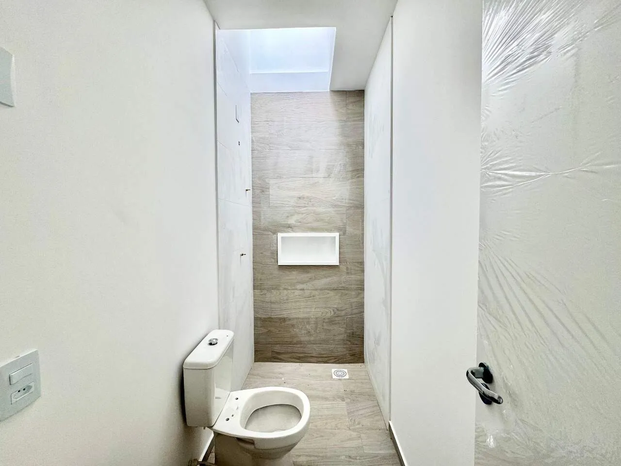 Sobrado com suíte e amplo terreno nos fundos, conforto e praticidade na Velha Central — foto 7