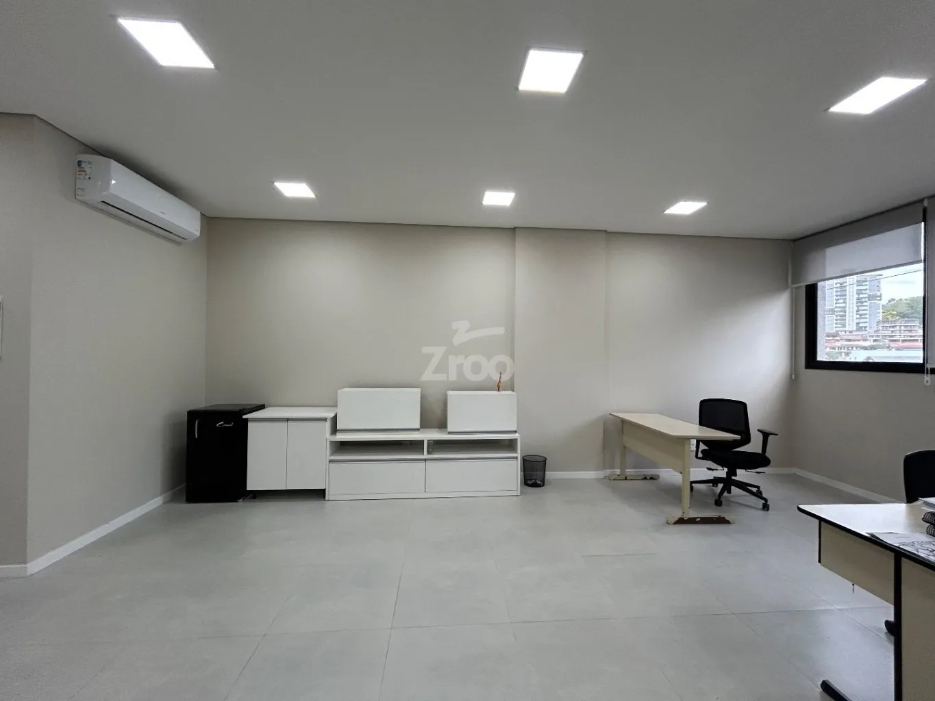 Sala Comercial Semi Mobiliada na Vila Nova - Blumenau/SC — foto 4