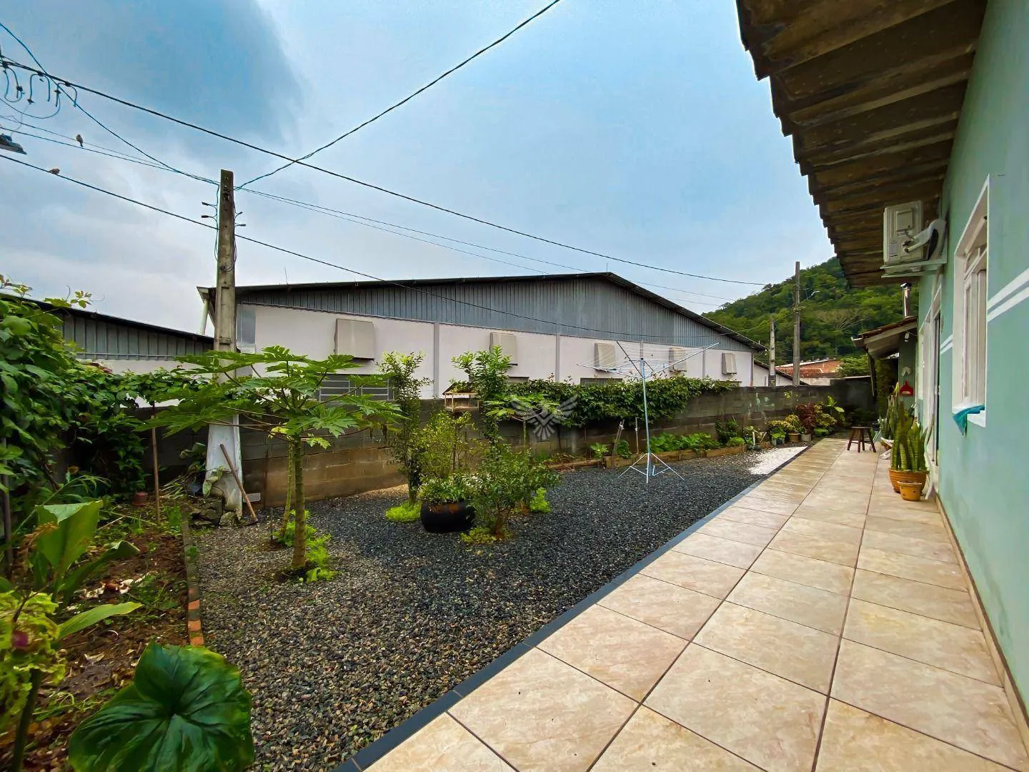 CASA COM 3 DORMITÓRIOS MAIS KITNET À VENDA - BELCHIOR CENTRAL - GASPAR/SC — foto 2