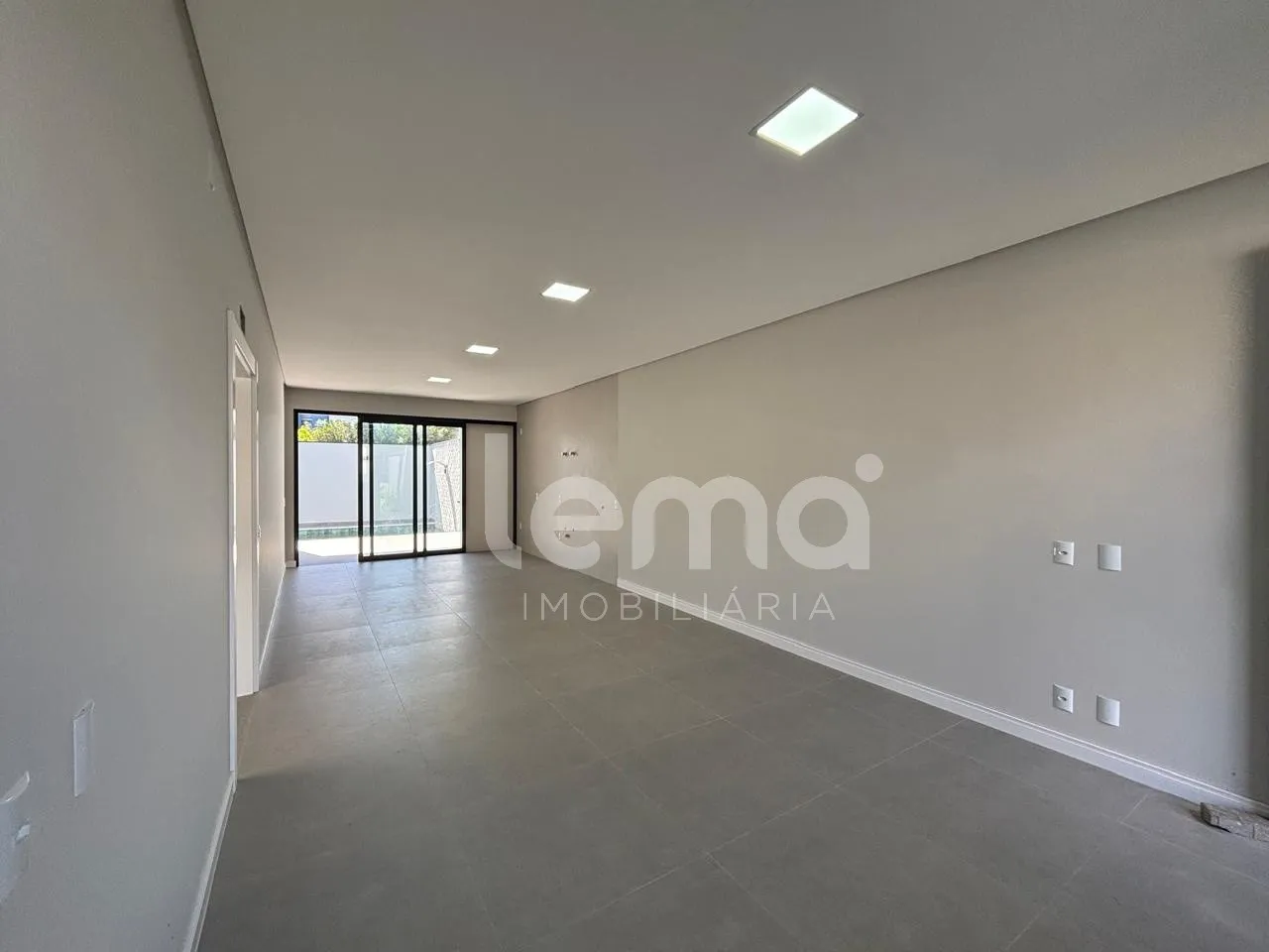 Casa térrea com 3 suítes no bairro Escola agrícola em Blumenau. — foto 4