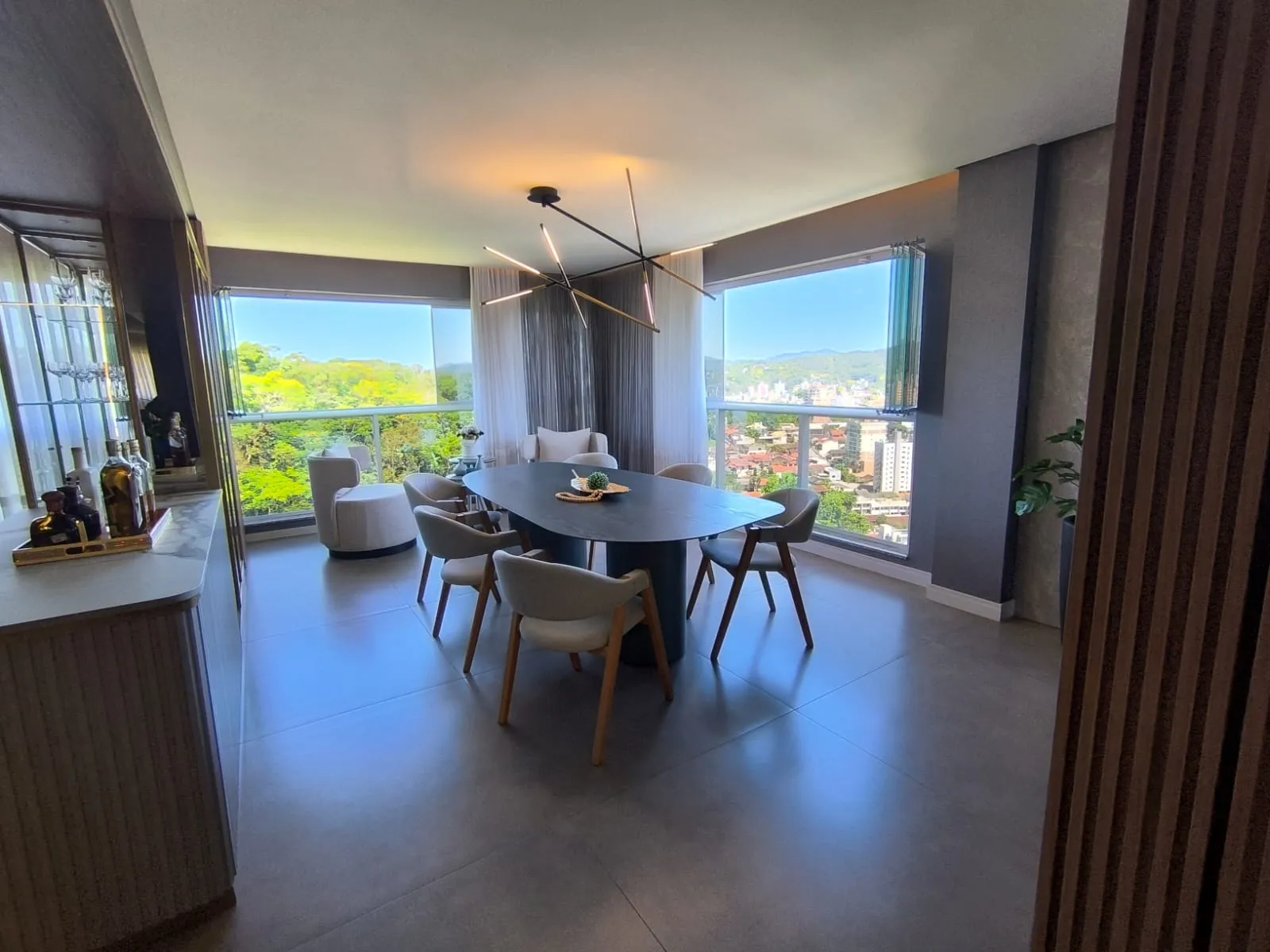 Apartamento mobiliado no Bairro Vila Nova, Blumenau, 3 Dormitórios, 3 suítes — foto 2