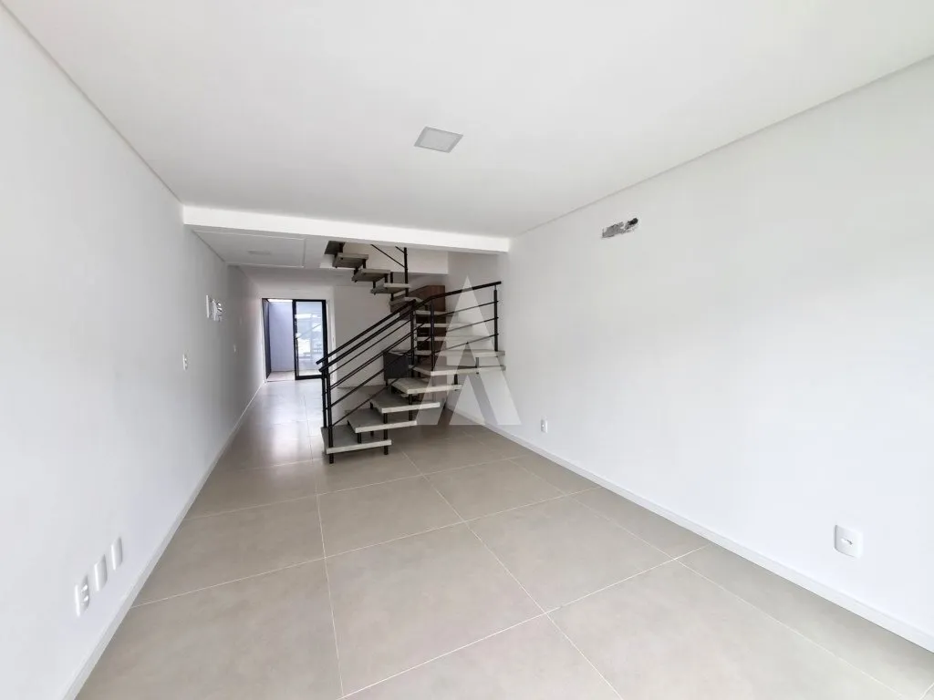 Sobrado Geminado a venda coom 2 suites no bairro Costa e Silva, valor 470.000,00 — foto 2