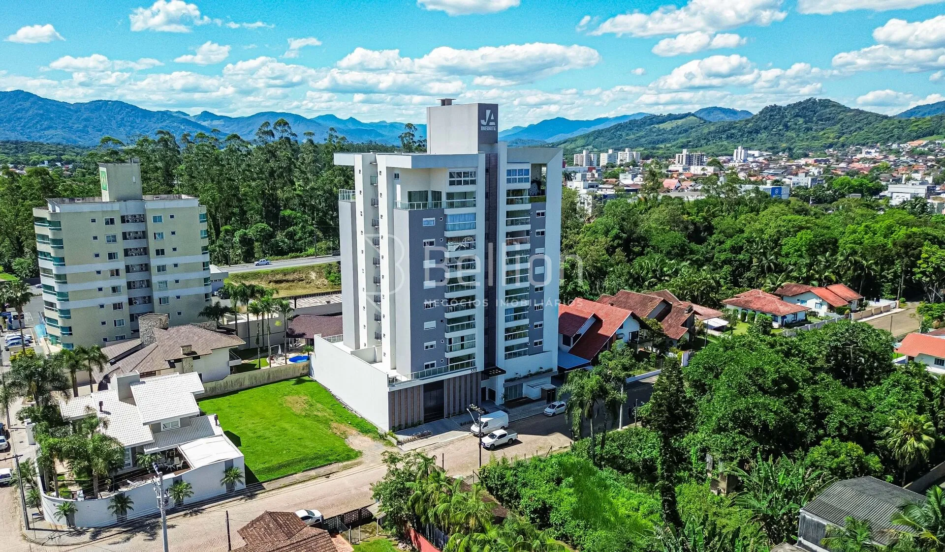 Conforto, design e exclusividade - Apartamento de alto padrão no Centro de Timbó - - foto 1