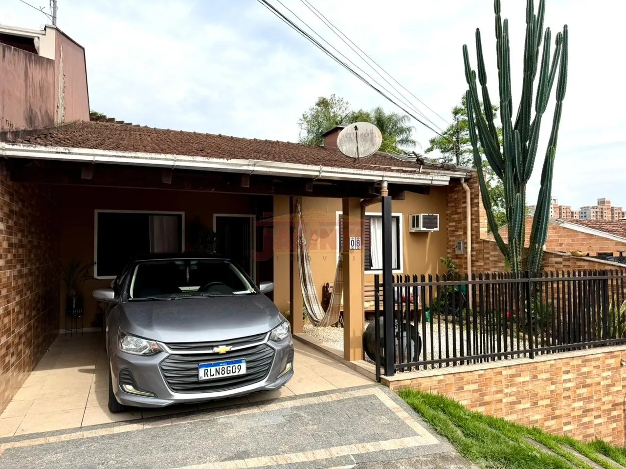 Casa com 02 dormitórios em condomínio fechado no bairro Escola Agrícola, apta a financiamento. - foto 1