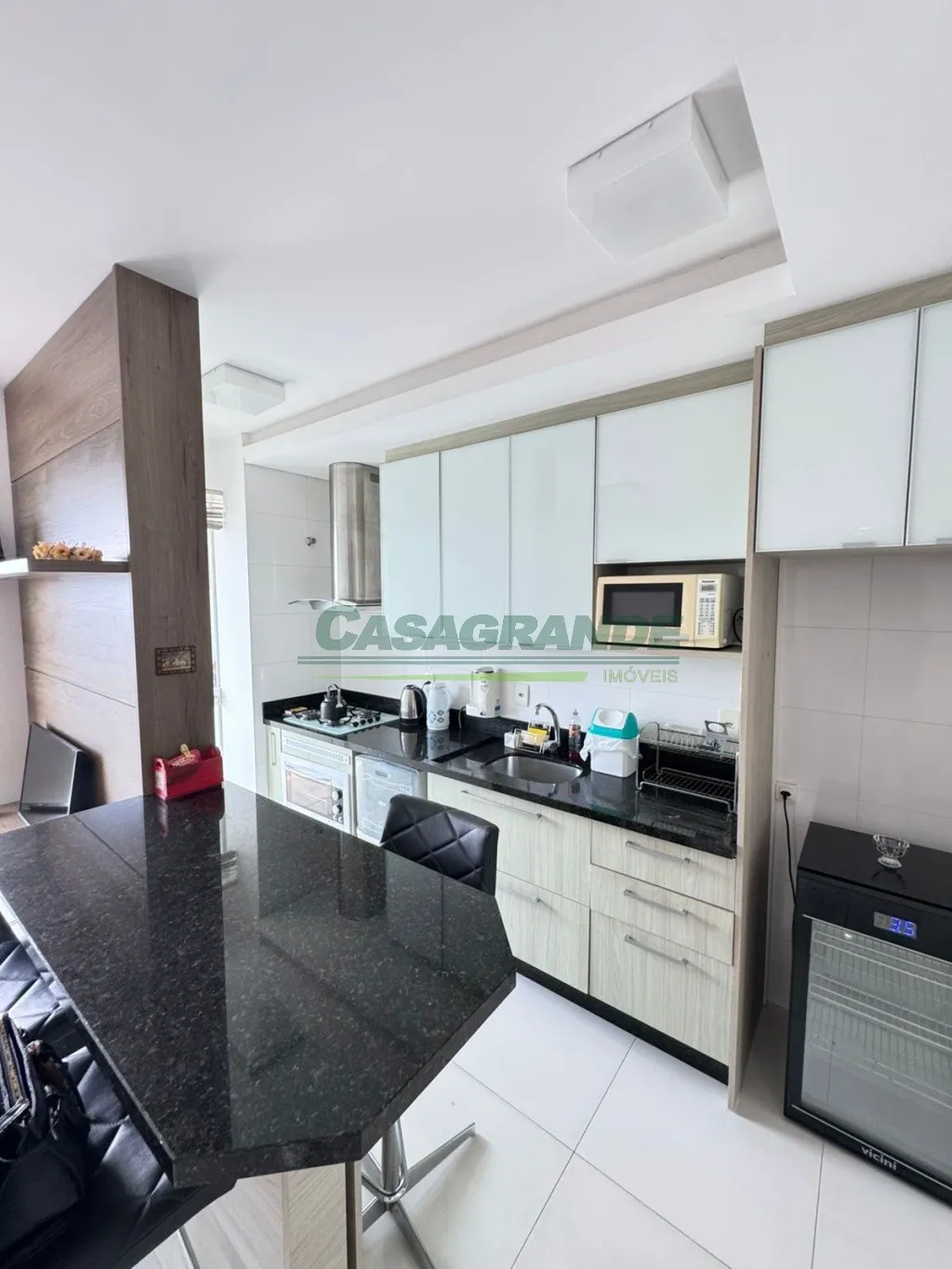 Ótimo apartamento semi mobiliado no Bairro Escola Agrícola em ótima localização próximo a vários comércios, escolas, mercado RedeTop, feira livre, fácil acesso a BR470 e de tudo o que você precisa no dia a dia. — foto 3