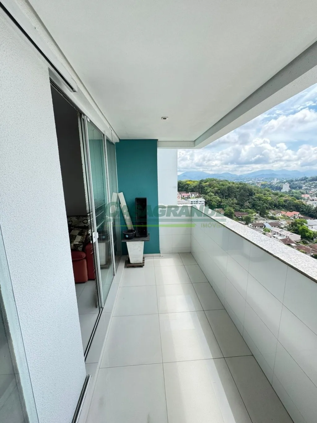 Ótimo apartamento semi mobiliado no Bairro Escola Agrícola em ótima localização próximo a vários comércios, escolas, mercado RedeTop, feira livre, fácil acesso a BR470 e de tudo o que você precisa no dia a dia. — foto 6