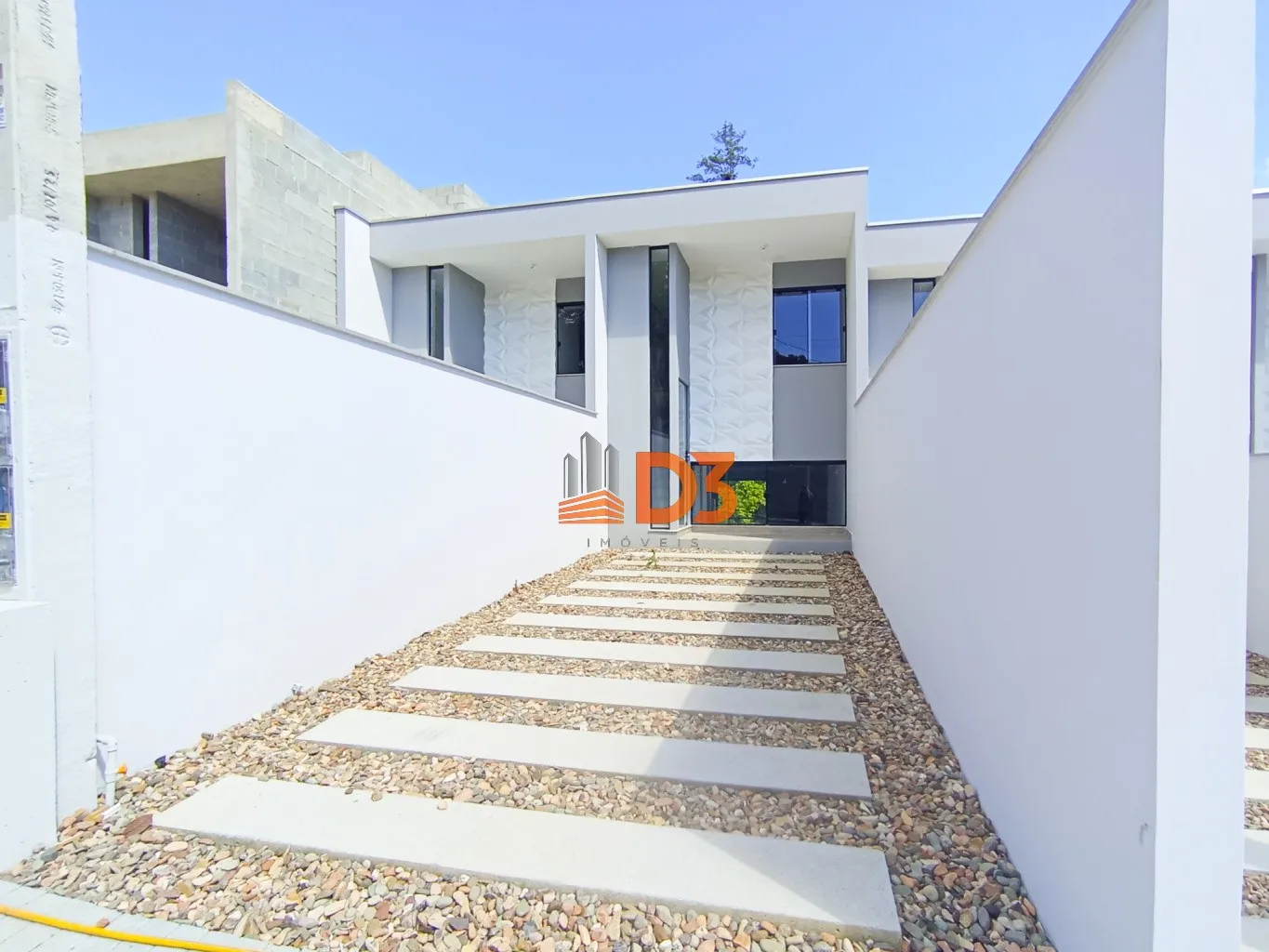 Casa nova com dois dormitórios na região do Passo Manso - foto 1