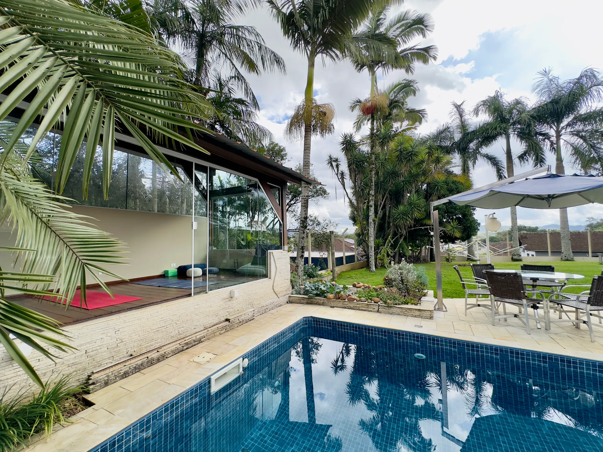 Casa à venda com 3 quartos e 1 suíte, 2 vagas, 1378m² na rua Johann Sachse no Badenfurt, Blumenau — foto 4