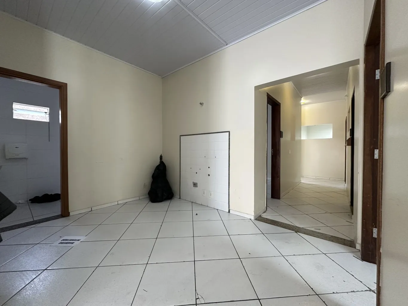 Loja térrea comercial disponível para locação no bairro Nossa Senhora da Paz de Balneário Piçarras/SC. (Cód. 22501) — foto 5