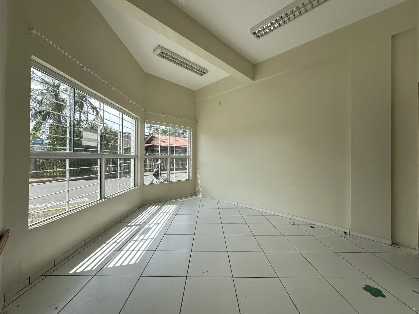 Loja térrea comercial disponível para locação no bairro Nossa Senhora da Paz de Balneário Piçarras/SC. (Cód. 22501) — foto 7