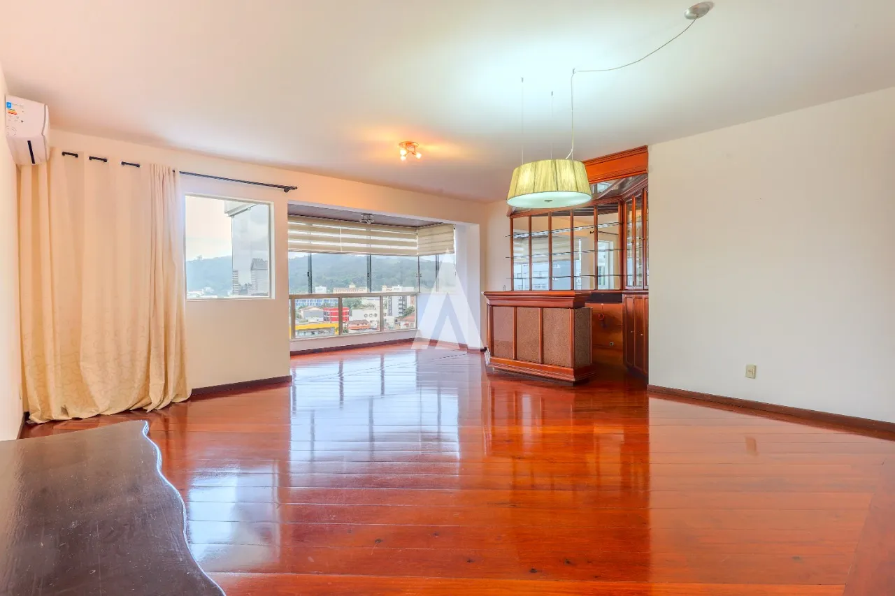 Apartamento à venda com 4 quartos, 2 vagas, 168m² no Bucarein, Joinville - foto 1