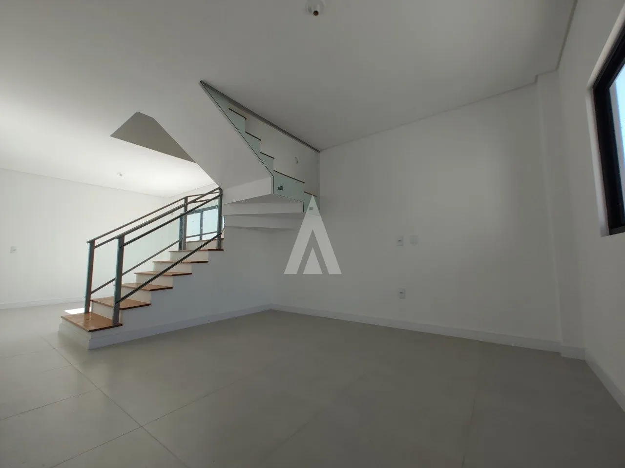 Casa com 1 suíte e 2 quartos à venda no bairro Costa e Silva em Joinville-SC por R$ 870.000,00. — foto 2