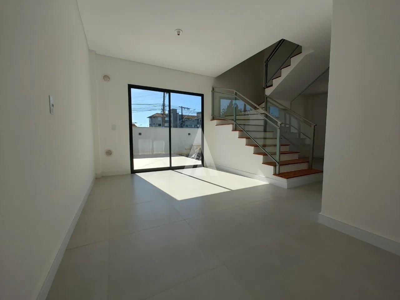 Casa com 1 suíte e 2 quartos à venda no bairro Costa e Silva em Joinville-SC por R$ 870.000,00. — foto 4