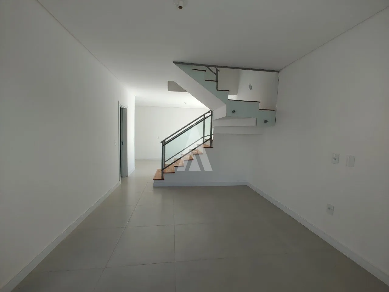 Casa com 1 suíte e 2 quartos à venda no bairro Costa e Silva em Joinville-SC por R$ 870.000,00. — foto 6