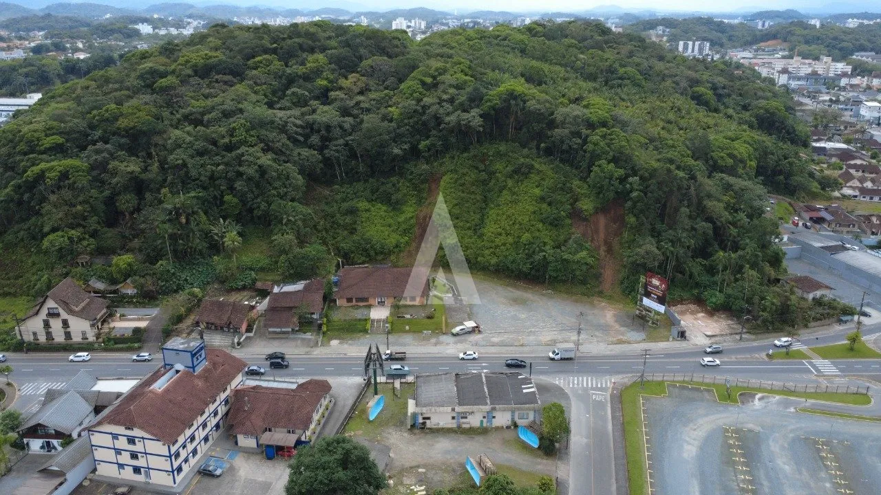 Terreno com 7.600m à venda no bairro Glória em Joinville-SC por R$4.500.000,00. — foto 2