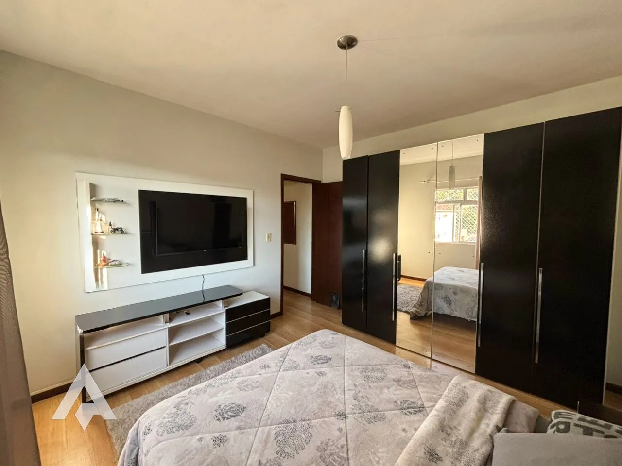 Apartamento de 3 dormitórios mobiliado á venda no bairro Água Verde! — foto 4