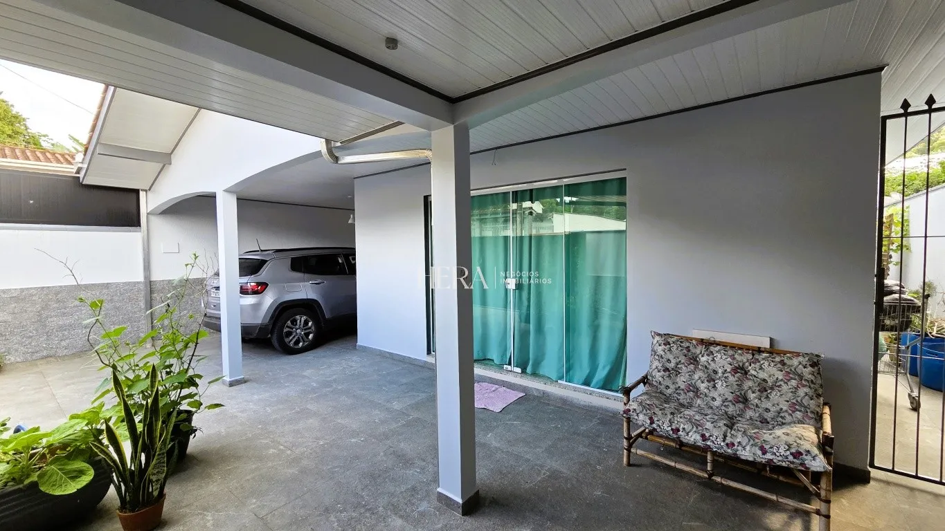 Casa térrea 03 dormitórios com piscina em Blumenau! — foto 4