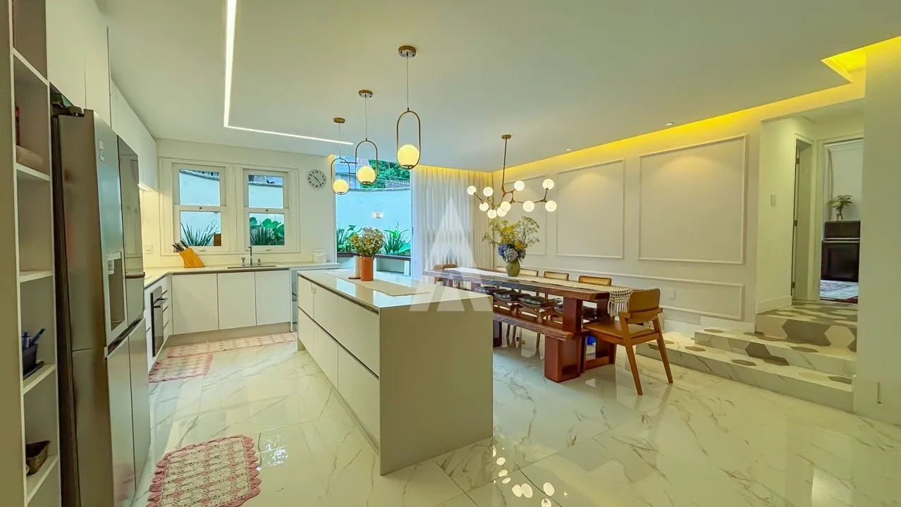 Casa com 3 suítes e 1 quarto à venda no bairro América em Joinville-SC por R$2.600.000,00. — foto 5