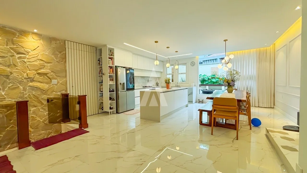 Casa com 3 suítes e 1 quarto à venda no bairro América em Joinville-SC por R$2.600.000,00. — foto 4