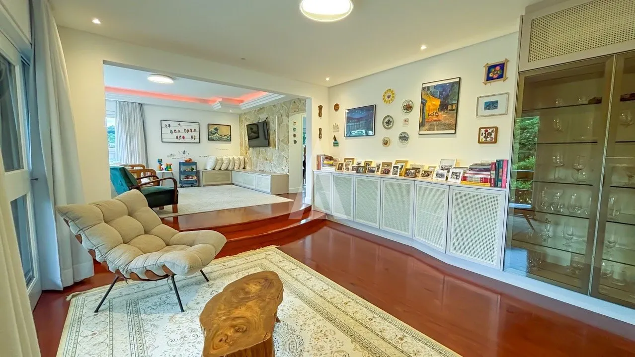 Casa com 3 suítes e 1 quarto à venda no bairro América em Joinville-SC por R$2.600.000,00. — foto 6