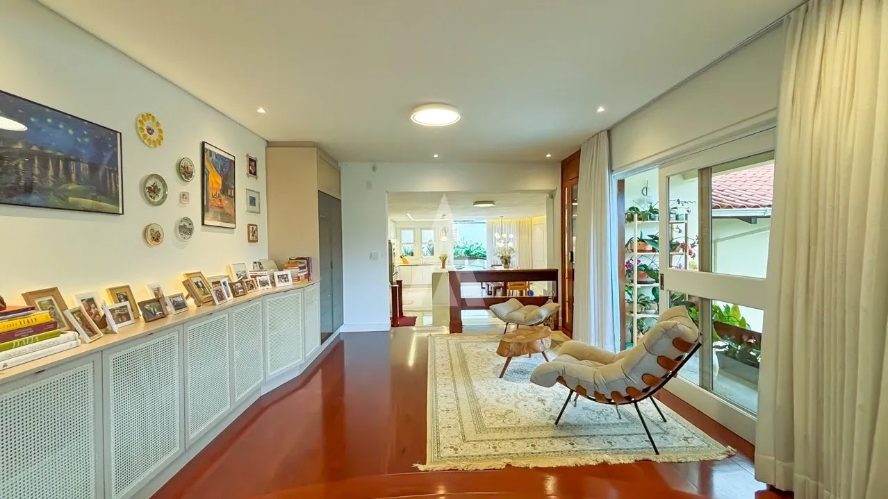 Casa com 3 suítes e 1 quarto à venda no bairro América em Joinville-SC por R$2.600.000,00. — foto 7