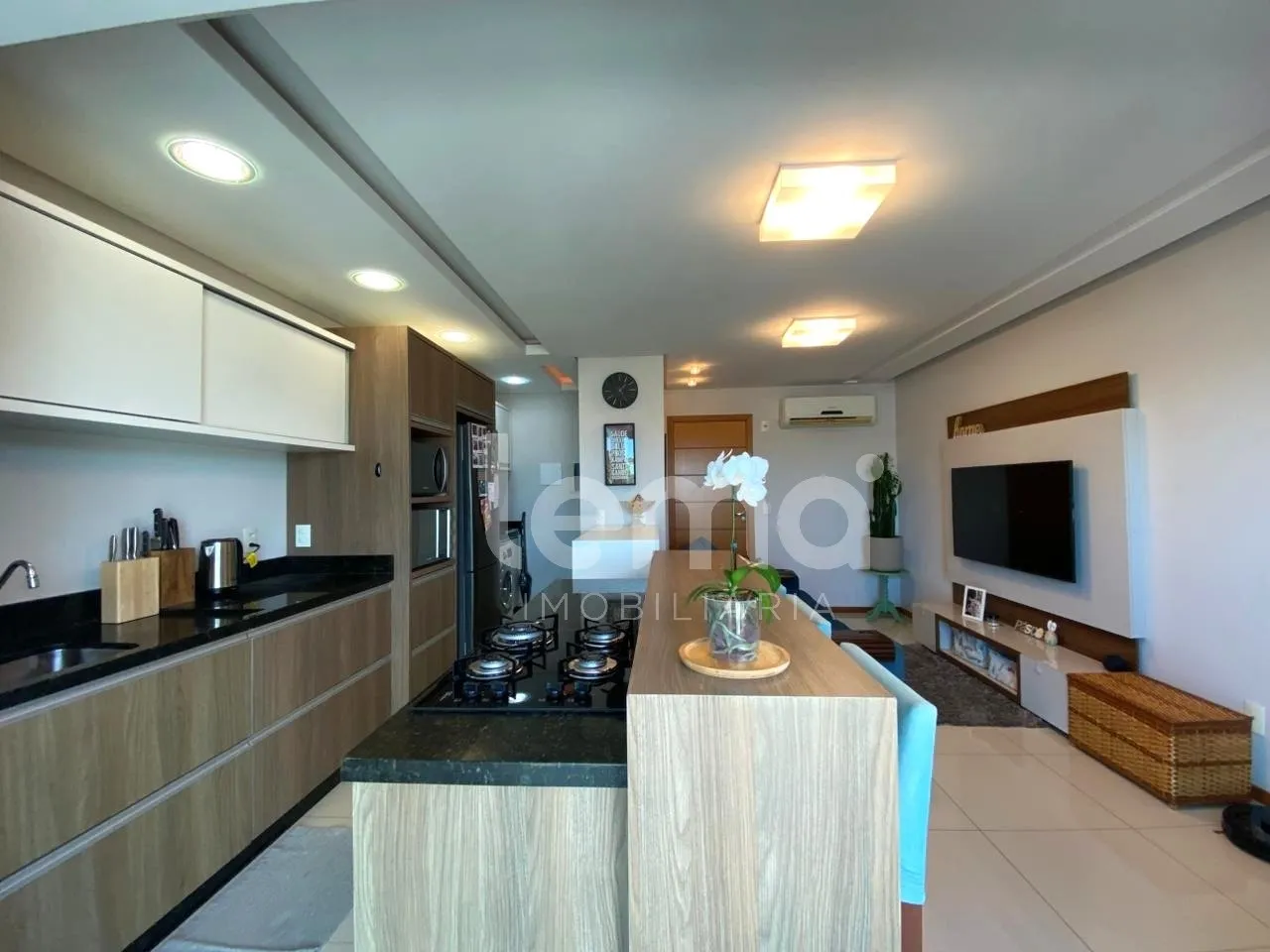Apartamento semimobiliado com 2 dormitórios, sendo 1 suíte no bairro Itoupava Norte em Blumenau. — foto 3