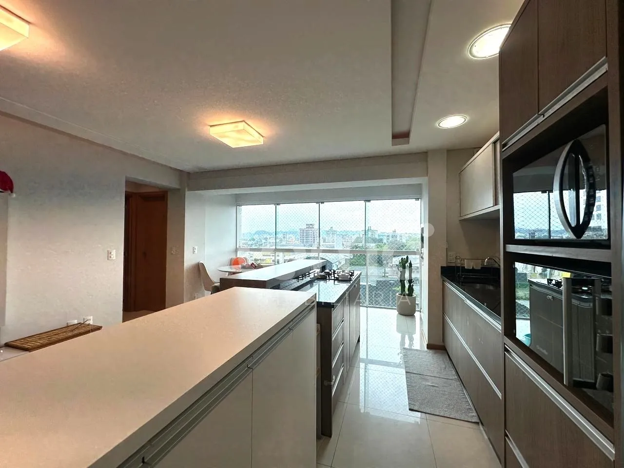 Apartamento semimobiliado com 2 dormitórios, sendo 1 suíte no bairro Itoupava Norte em Blumenau. — foto 4