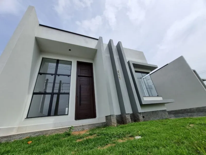 Linda casa pé direito alto 3 dormitórios, aberto a propostas. - foto 1