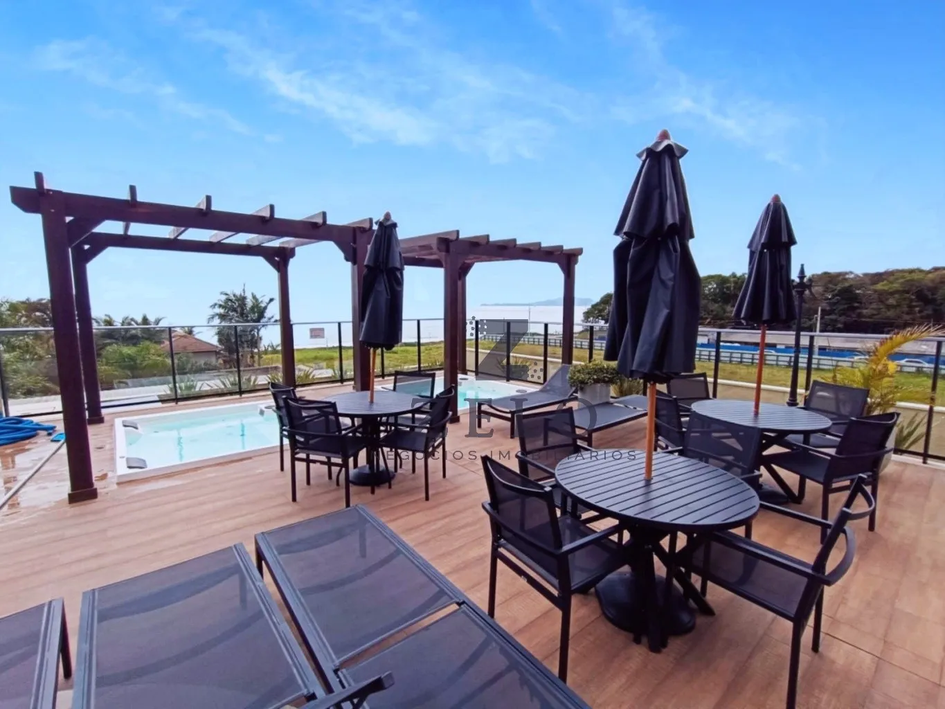 Magnífica Cobertura Duplex - Nova - Totalmente Equipada, Mobiliada e Decorada — foto 4