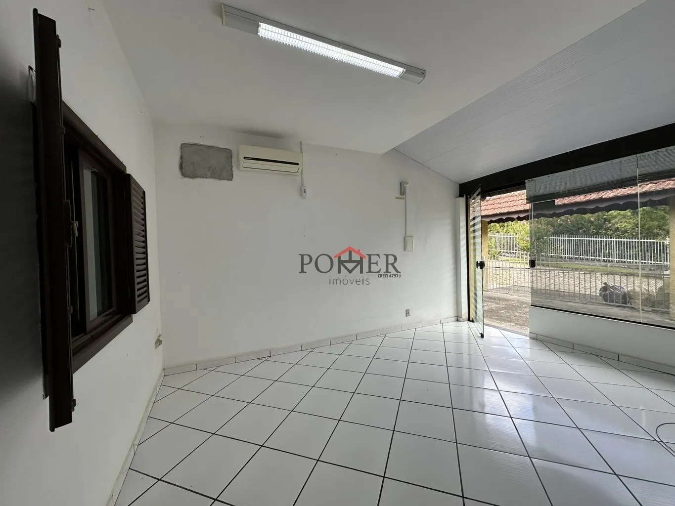 Casa ampla no Centro da cidade de Pomerode com 198,44m de construção e edificada num terreno com 438,52, sendo 19,00m de frente — foto 6