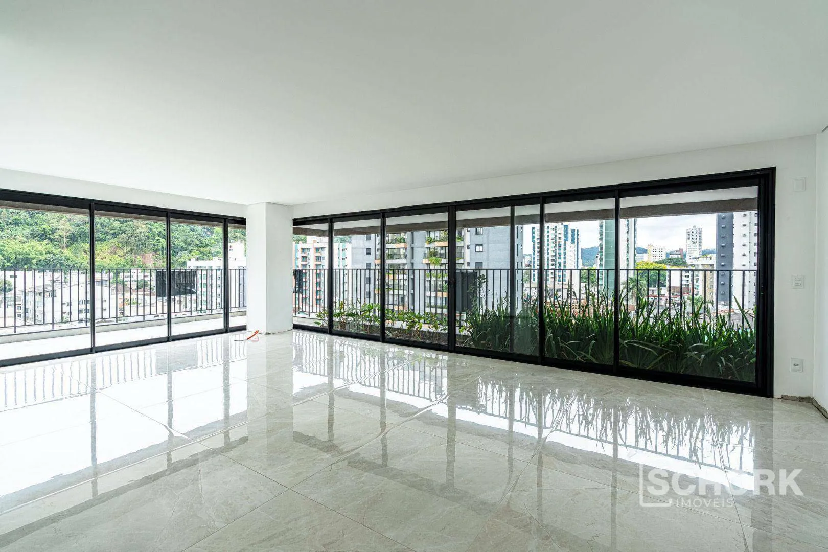 Apartamento novo, de alto padrão, no bairro Victor Konder, com 3 suítes, 4 vagas de garagem, - foto 1