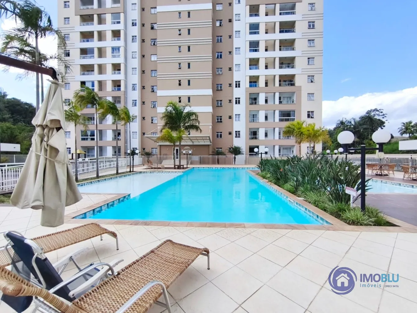 Apartamento de 2 dormitórios ,excelente ,no 3 andar, á venda , completamente mobiliado no Bairro Fortaleza . - foto 1