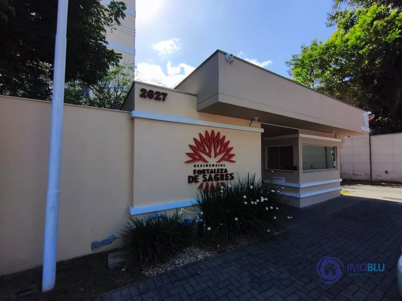 Apartamento de 2 dormitórios ,excelente ,no 3 andar, á venda , completamente mobiliado no Bairro Fortaleza . — foto 3