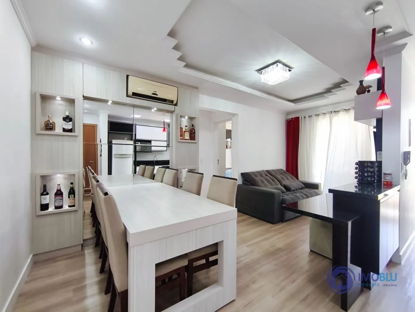 Apartamento de 2 dormitórios ,excelente ,no 3 andar, á venda , completamente mobiliado no Bairro Fortaleza . — foto 4