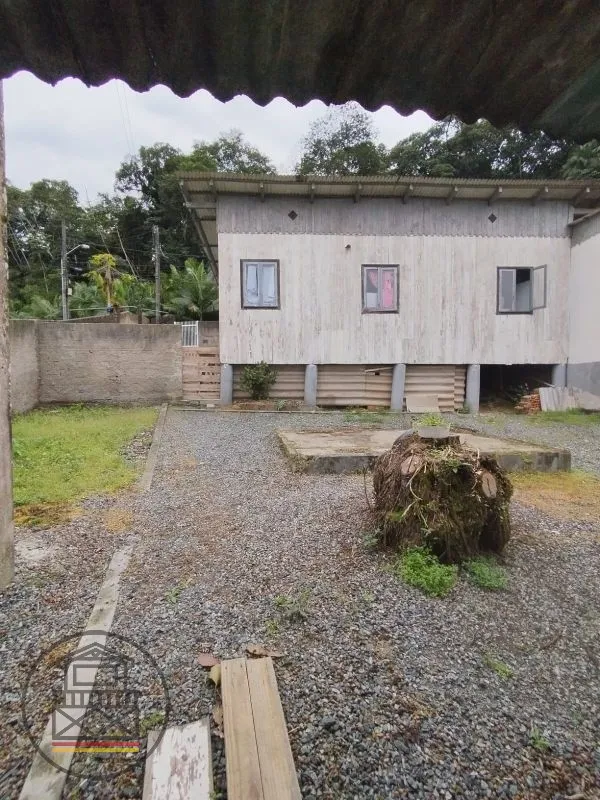 Oportunidade excepcional na Rua Franz Wallis - imóvel espaçoso, situado em localização privilegiada, com estrutura que possibilita tanto o uso residencial quanto comercial. — foto 7