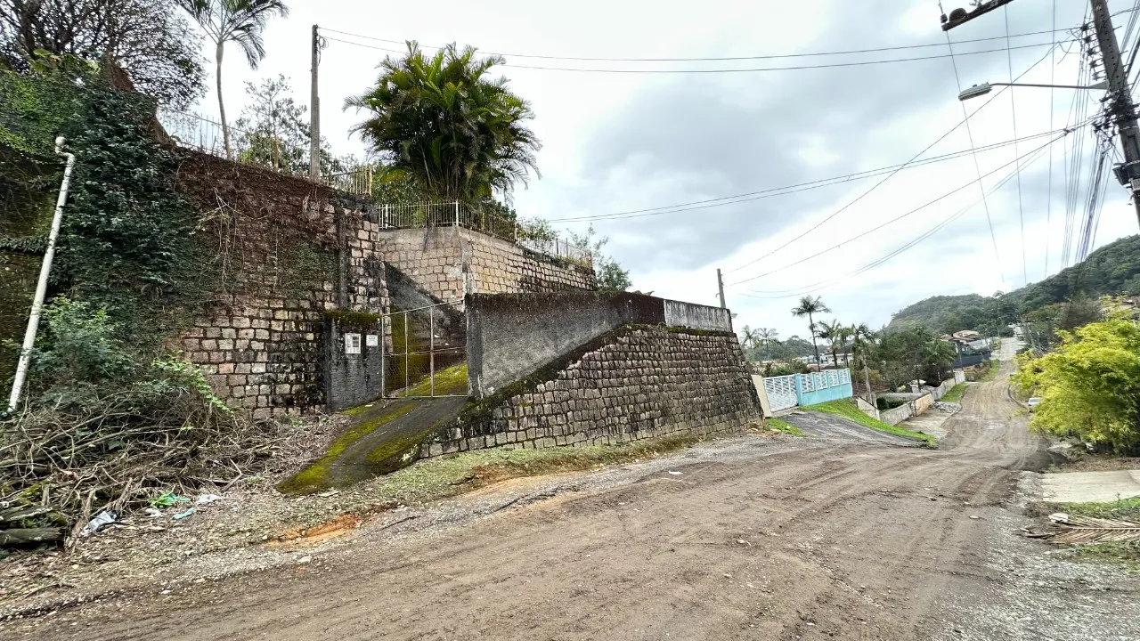 Terreno com 849m2 a venda no Bairro Iririu em Joinville SC por R$ 480.000,00 - foto 1