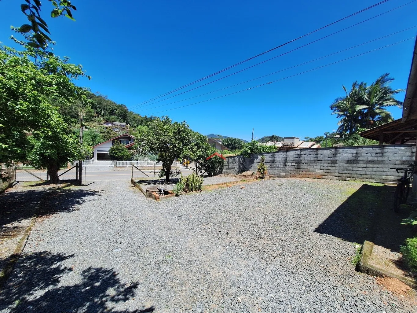 Casa Mista com 185,30m construídos em amplo terreno de 530,55m, em Pomerode, bairro Testo Rega. — foto 6